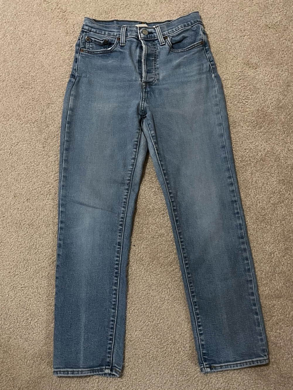 Levi’s Wedgie Straight Leg Jeans Medium Wash Size 28